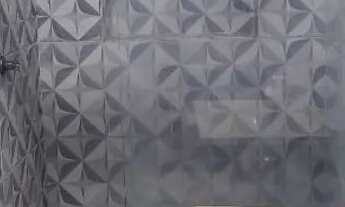 Imagem 3: Avenida com 5 casas, sendo 2 já prontas e 3 em andamento