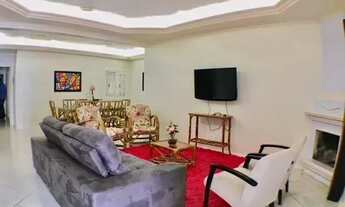 Imagem 3: Casa uma quadra do mar com 3 dormitórios, piscina e mobiliada