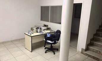 Imagem: Casa com 3 salas para Comércio, garagem