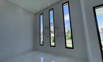 Imagem 5: Casa Térrea de Alto Padrão - Condomínio Mont Blanc - Urbanova -3 Suítes- Piscina -252m²