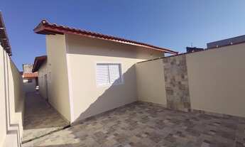 Imagem: Casa com quintal imenso