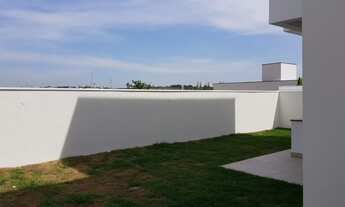 Imagem 4: Casa de condomínio para venda tem 240 metros quadrados com 4 quartos