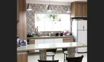 Imagem: Casa térrea com 3 quartos sendo 1 suíte