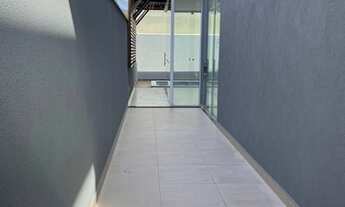 Imagem 3: Casa a venda com 220 metros quadrados com 3 quartos, 3 suítes, varanda gourmet e piscina a