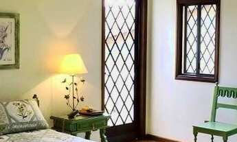 Imagem 3: Casa para aluguel e venda possui 775 metros quadrados com 7 quartos. Atibaia / Vila Giglio