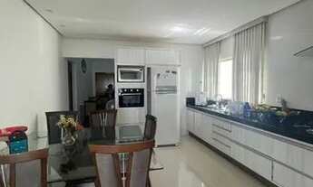 Imagem 6: Casa para venda tem 200 metros quadrados com 3 quartos