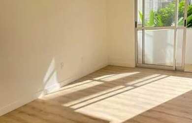 Imagem 4: Apartamento para Aluguel Apartamento de 1 dormitório reformado com garagem descoberta no E