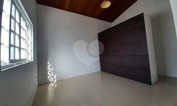 Imagem 2: Casa com 330 m2 subdividida em 3, ideal para famílias grandes