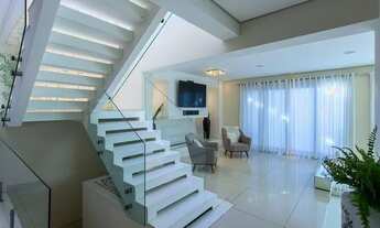 Imagem 4: Sobrado à Venda na Vila Penteado, Zona Norte de São Paulo, com 3 suítes, 4 vagas, 492m² R