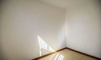 Imagem 6: Apartamento com 2 Dormitorio(s) localizado(a) no bairro RUBEM BERTA em Porto Alegre / Re