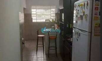 Imagem 4: Casa com 2 dormitórios, 2 vagas de garagem no Vila Mangalot