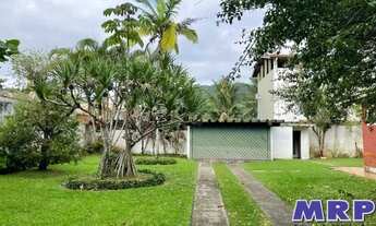 Imagem 5: Casa com 4 lotes à venda em Ubatuba. Praia da Maranduba. À 100 metros da Praia. Com escrit