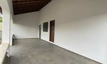 Imagem 3: Linda casa com excelente localização no centro de Piratininga para Venda