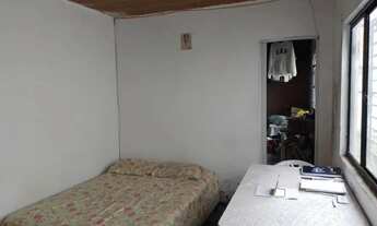 Imagem 2: Curicica - Alugo casa de vila mobiliada sala quarto cozinha armários banheiro vaga área de