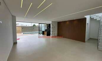 Imagem: Sobrado moderno com piscina e churrasqueira