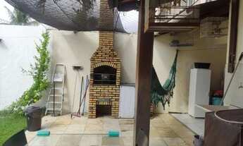 Imagem: Casa com 3 Quartos e 2 banheiro à Venda