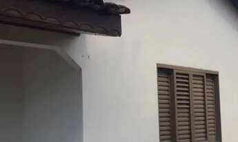 Imagem 2: VENDO CASA BAIRRO JADIM IMPERADOR