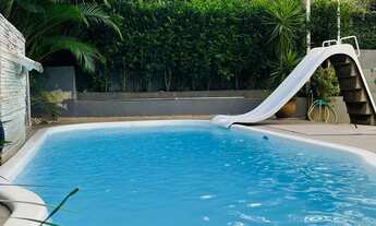 Imagem: Casa cinematográfica 3 suítes com piscina