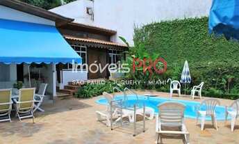 Imagem: Casa em Moema de 237m² com piscina e churrasqueira