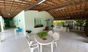 Imagem 2: Vendo excelente imóvel em condomínio, com 4 quartos sendo 2 suítes e 1 Master