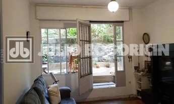 Imagem 5: Atlântica 2 quartos com área externa tipo garden dependências fundos vista verde portaria