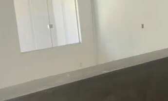 Imagem 7: Casa grade de frete pra rua?! um banheiro !! Quintal