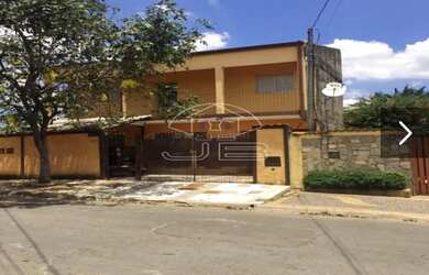Imagem 2: Vende se sobrado . Total de. 3 casas no quintal