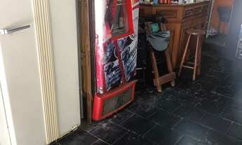 Imagem 4: Passo ponto, barbearia ? montada com bar anexo e clientela.r