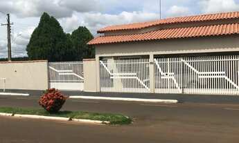 Imagem 2: Oportunidade - Linda Casa de Esquina com Edícula em Monte Castelo / SP