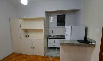 Imagem 2: Px Imprensa Oficial vazio de frente reformado