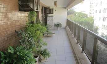 Imagem 2: Apartamento de 264 metros quadrados no bairro Laranjeiras com 3 quartos