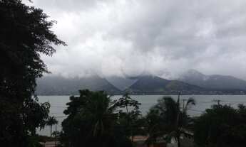 Imagem: São Sebastião - Casa Padrão - Praia Deserta