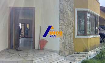 Imagem 4: Casa com lareira e quadra poli esportiva