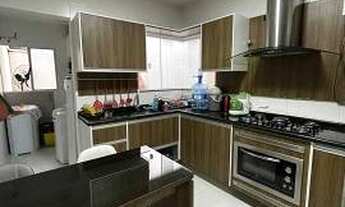 Imagem 2: Sobrado para venda tem 180 metros quadrados com 3 quartos