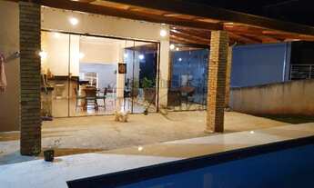 Imagem 7: Casa de condomínio sobrado para venda possui 350 metros quadrados com 4 quartos