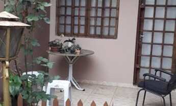 Imagem 2: Casa para venda possui 180 metros quadrados com 3 quartos em Vila Oliveira - Mogi das Cruz