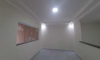 Imagem 6: Linda casa com 2 quartos sala, cozinha, revestimento, garagem coberta e aceita financiamen