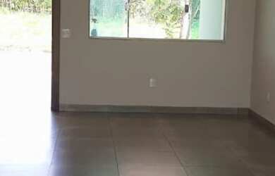 Imagem 2: Casa para venda possui 132 metros quadrados com 3 quartos em Condomínio Damha Fit I - Ipig