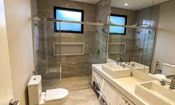 Imagem 7: Casa de condomínio para venda possui 235 metros quadrados com 3 quartos