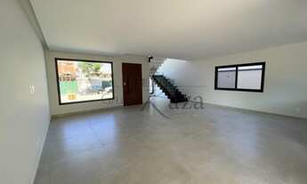 Imagem 7: Casa de condomínio sobrado para venda tem 307 metros quadrados com 5 quartos