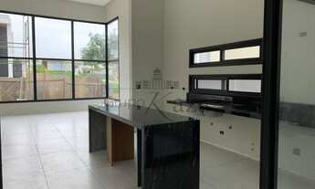 Imagem 5: Casa de condomínio para venda possui 235 metros quadrados com 3 quartos