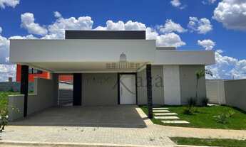 Imagem 2: Casa de condomínio térrea para venda possui 156 metros quadrados com 3 quartos