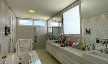 Imagem 6: Casa em Condomínio para Venda em Santana de Parnaíba, Alphaville, 4 dormitórios, 4 suítes