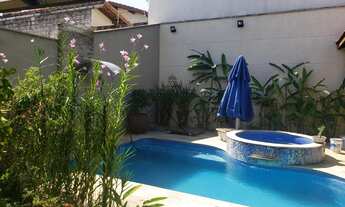 Imagem 7: Casa para venda possui 302 metros quadrados com 4 quartos