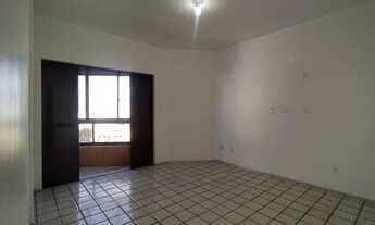 Imagem 3: Apartamento para aluguel possui 225 metros quadrados com 4 quartos em Centro - Campina Gra