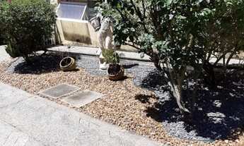 Imagem 4: Casa de condomínio em terreno de 910 m2 com árvores quiosque piscina Urbanova