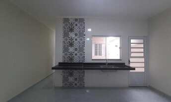 Imagem 7: Linda casa com 2 quartos sala, cozinha, revestimento, garagem coberta e aceita financiamen