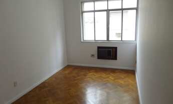 Imagem 3: MARAVILHOSO APARTAMENTO 110M2, SALÃO COM PISO EM TACO, 3 QUARTOS BANHEIRO SOCIAL, ARMÁRIO