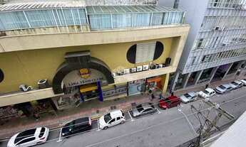 Imagem 5: Apartamento localizado no centro de Florianópolis, próximo ao Clube Lira, com 2 d sendo 1