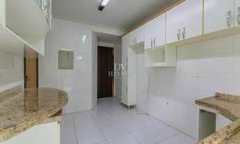 Imagem 7: Excelente Sobrado de 3 quartos sendo 1 suíte, 2 vagas e sacada com ótima localização no bo